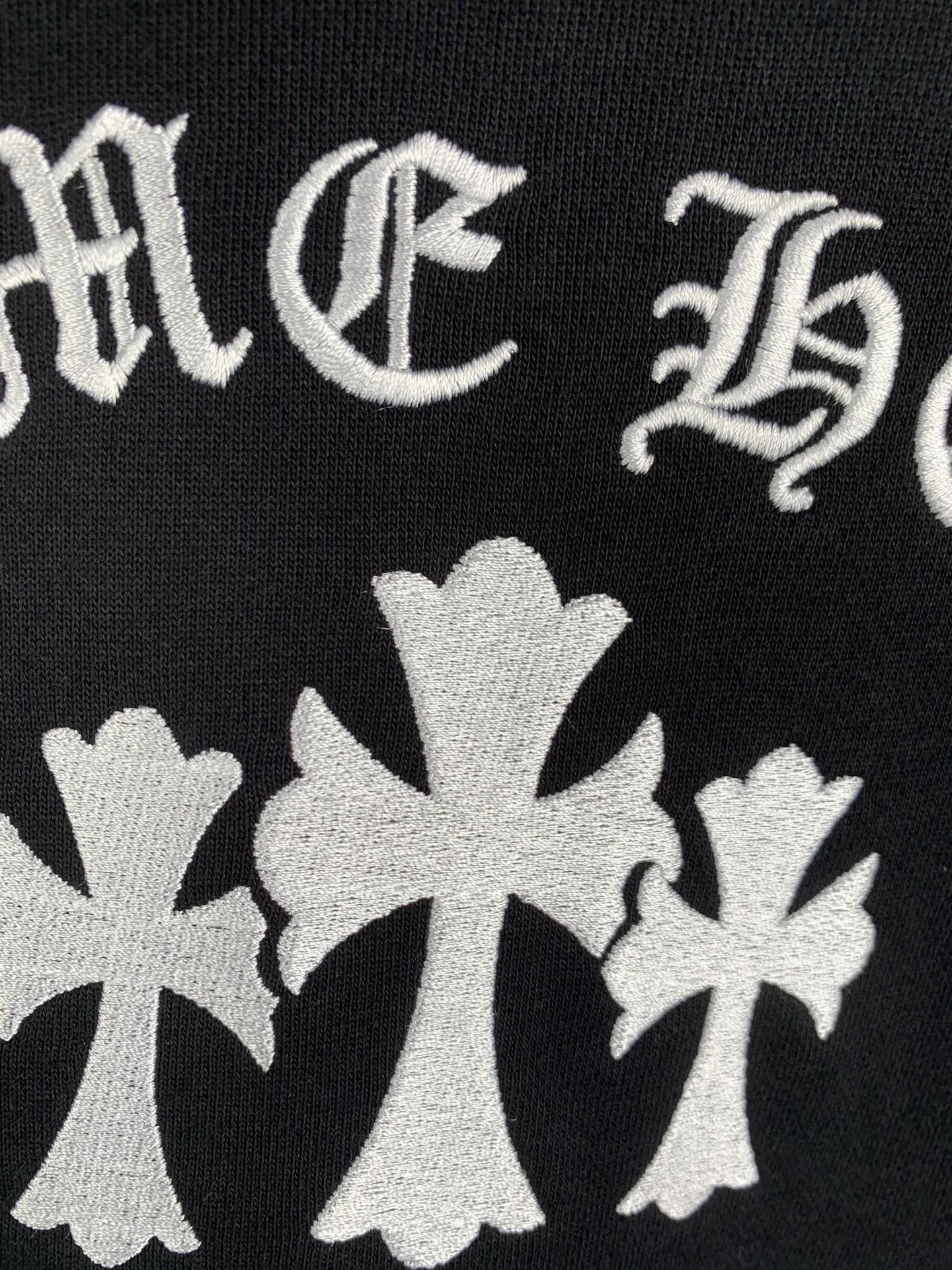 P480 Chrome Hearts 25SS solid color hooded embroidered letter sweatshirt, genuine product purchased and developed by 22939, 420g 100% cotton combed cotton fabric, 440g 1*1 matching high-end fashion brand rib, fabric wash, imported embroidery, customized 1:1 leather strip, customized 1:1 nameplate, customized 1:1 zipper, customized 1:1 trademark, loose version Size: S M L